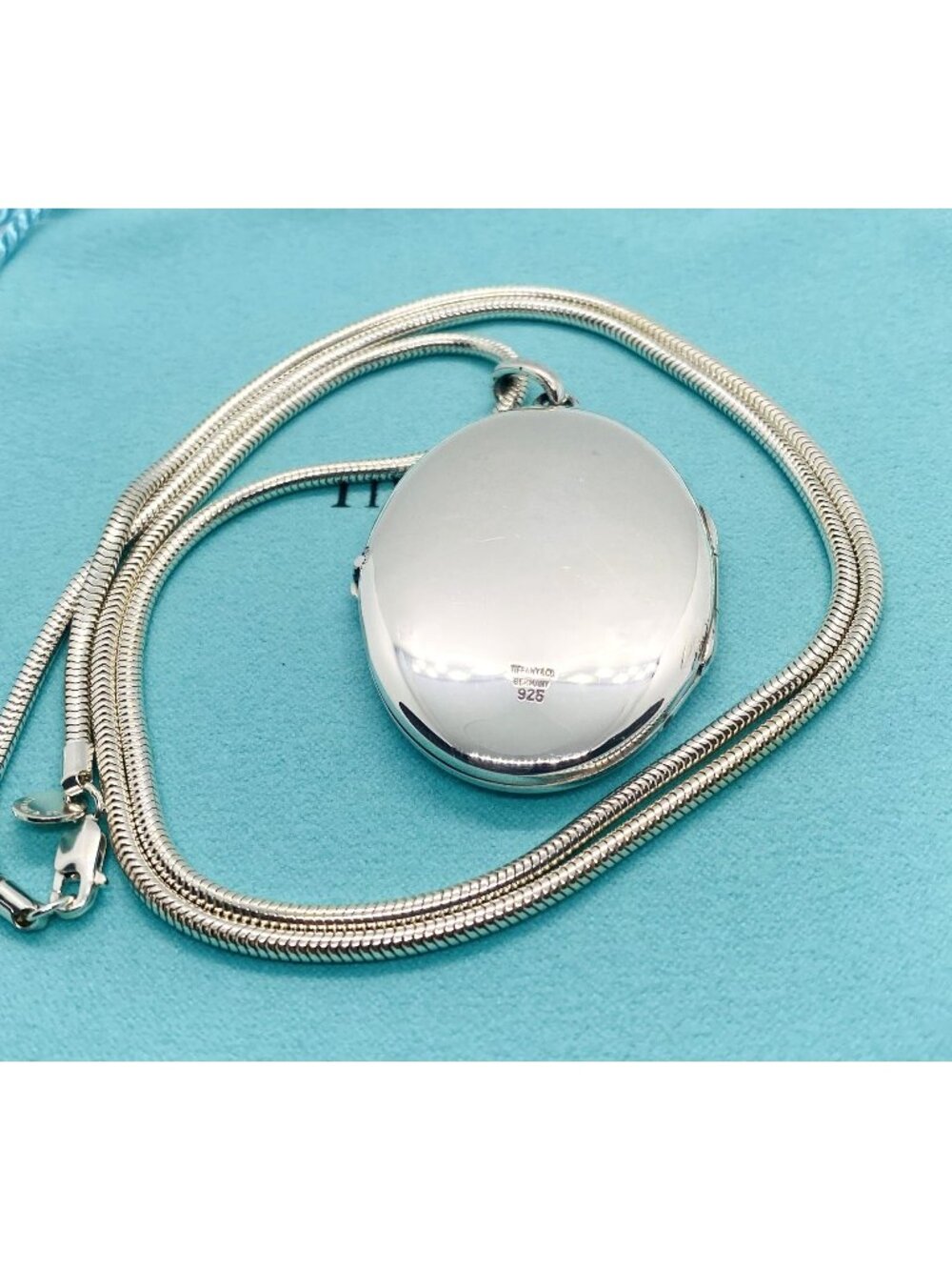 Tiffany &. Co Sterling Silver 925 Large Oval Locket Necklace Germany